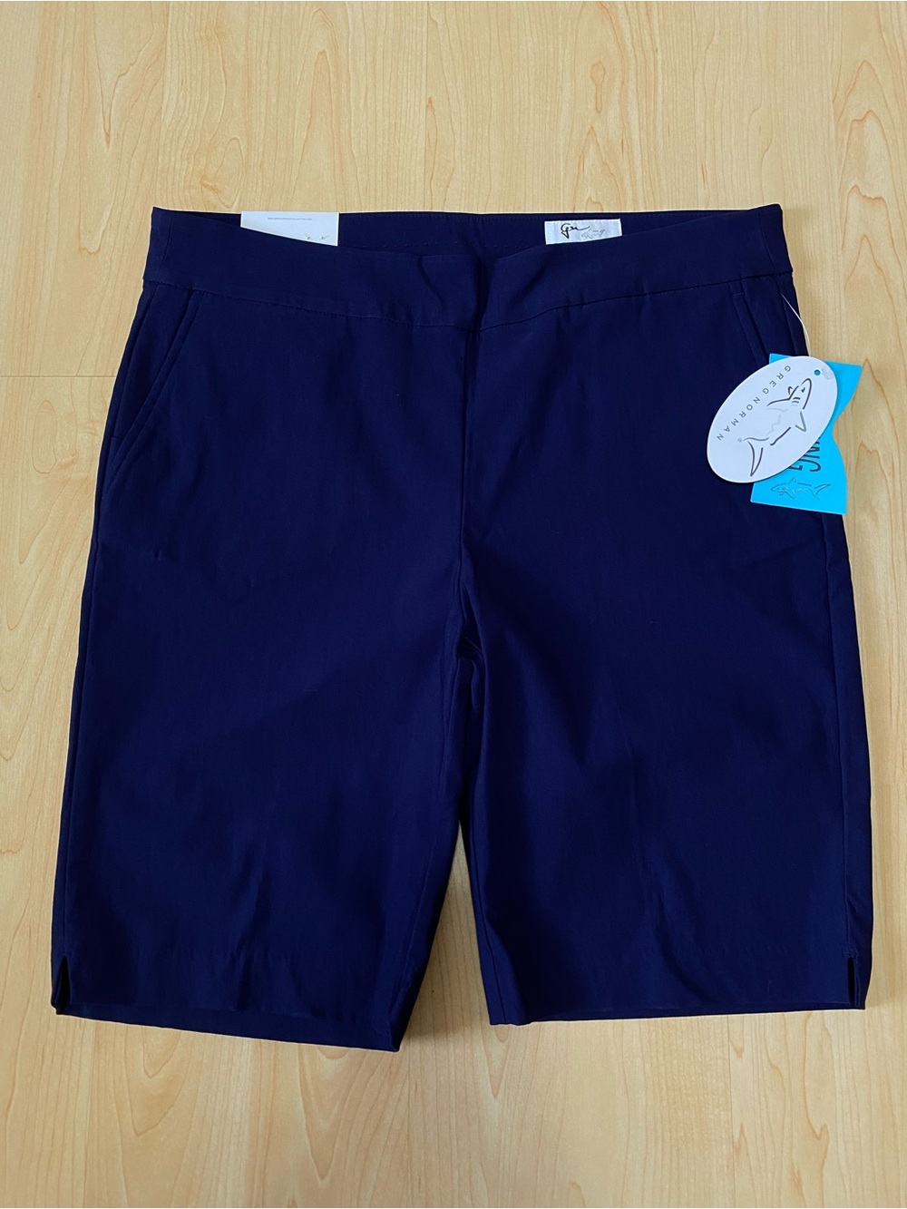 Greg Norman Collection Navy Slimming Bermuda Shorts - Ladies Size 10 - NWT